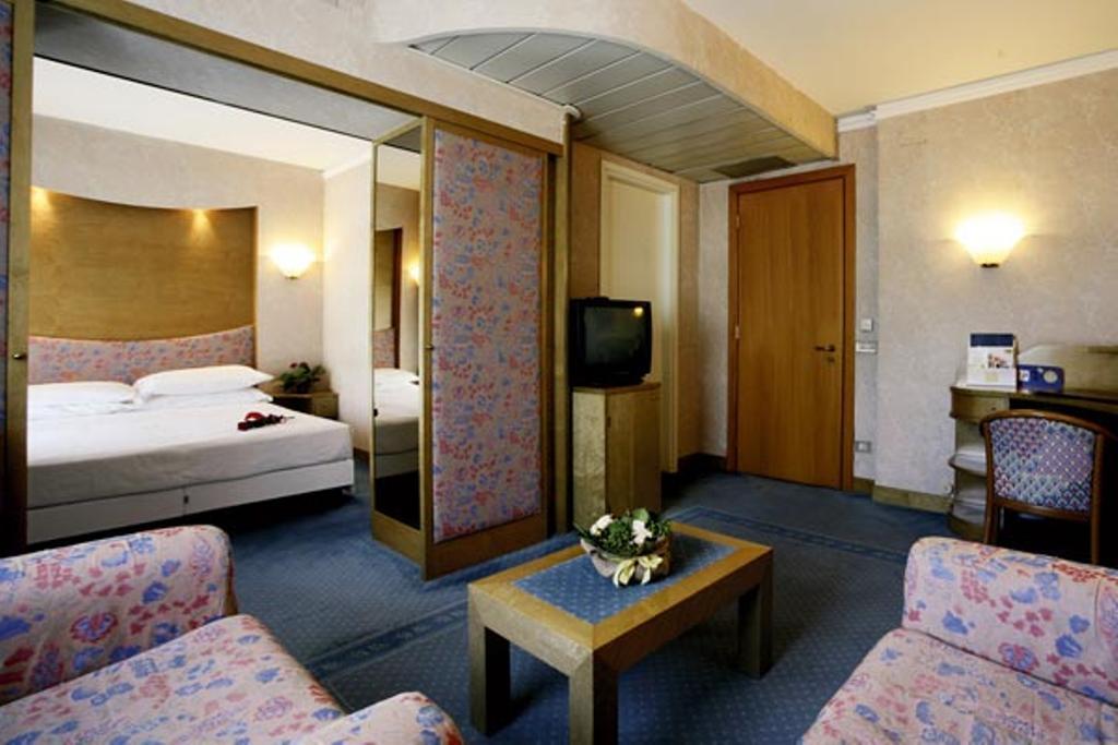 Duca D'Aosta Hotel Chambre photo